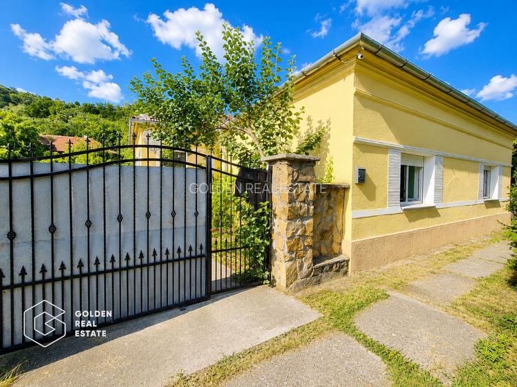 Casa cu teren de 1224 mp, localitatea Baratca - 2
