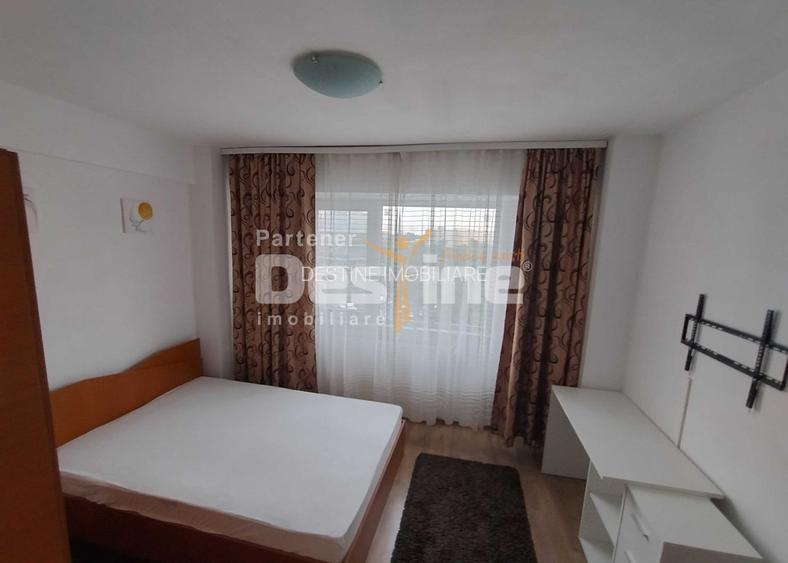 Ofer spre inchiriere, Ap. 3 camere Decomandat, Confort 1 - 4