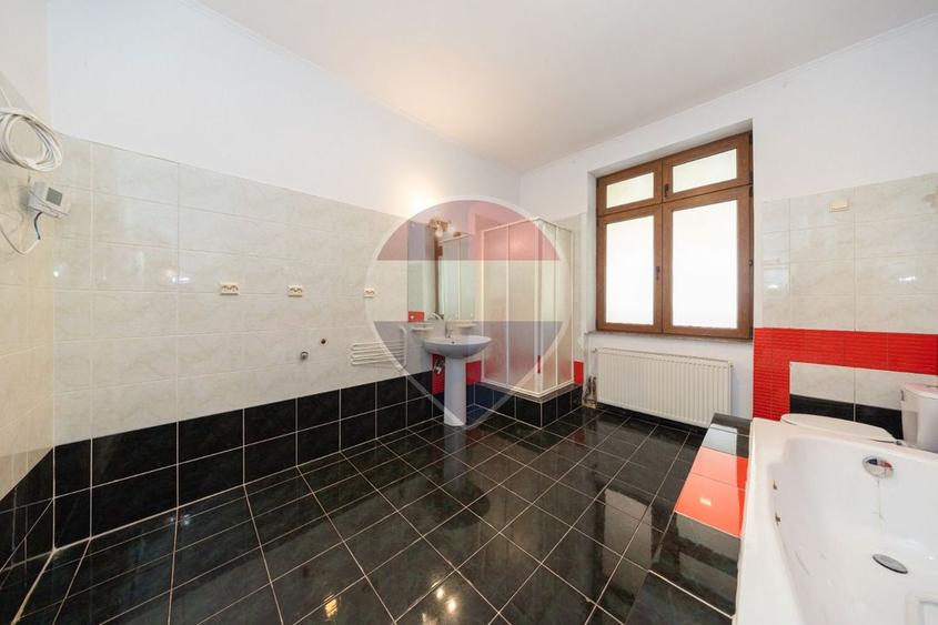 Resedinta istorica de inchiriat | 9 camere | Zona Istorica Brasov