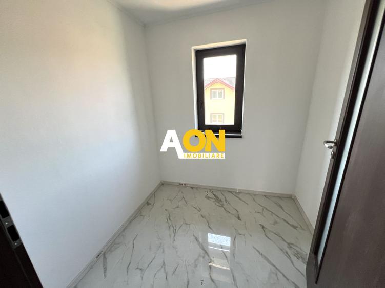 Casa individuala cu 4 camere, 2 bai, terasa, 800mp teren, Sp+P+1E