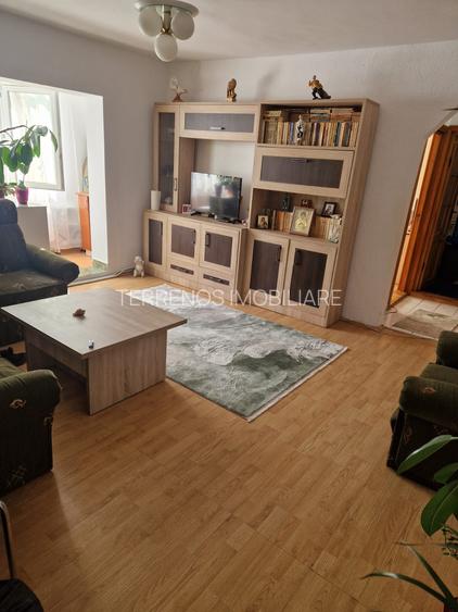 Apartament 3 camere zona Restaurant Tex , etaj 3 , mobilat si utilat - 2