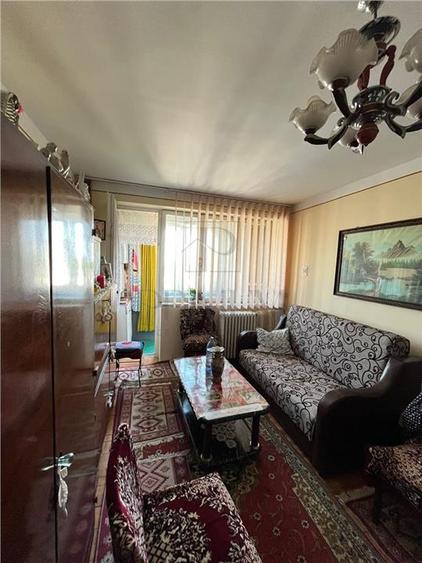 Semicentral - 2 Camere - Etaj intermediar cu LIFT - Bloc izolat - Balcon mare