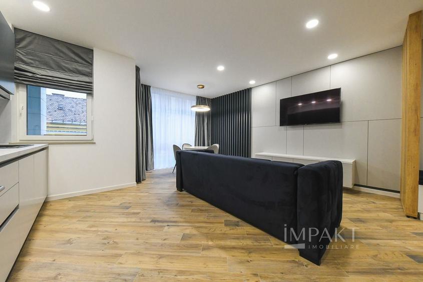 Apartament cu 2 camere semidecomandate lux la 10 Minute de UMF!