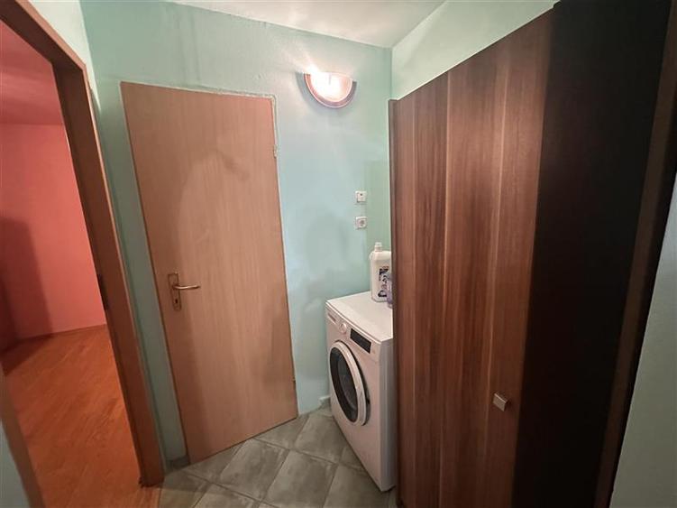 56mp, mobilat si utilat in bloc anvelopat lingă piata Doina