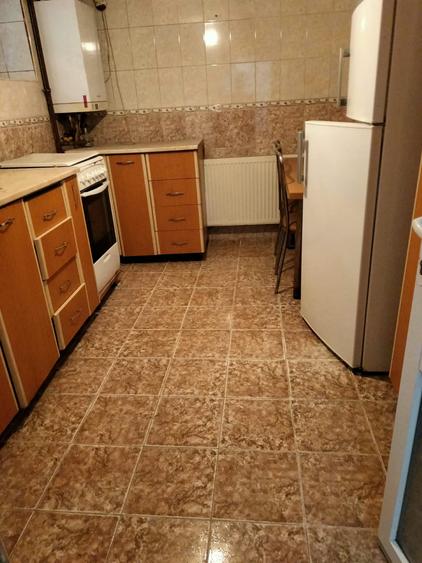 Vanzare casa 3 camere, in curte comuna,
