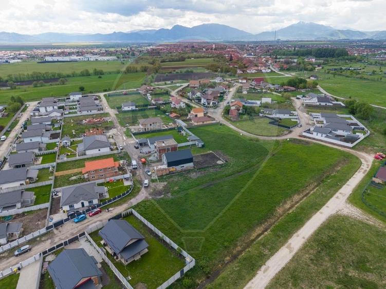 Teren intravilan de vanzare in Harman – 1.016 mp, PUZ aprobat
