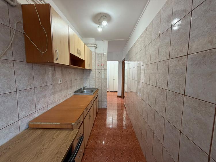 Garsoniera Fizicienilor Bloc 1982 Reabilitat Parter Inalt 15 Min Metrou