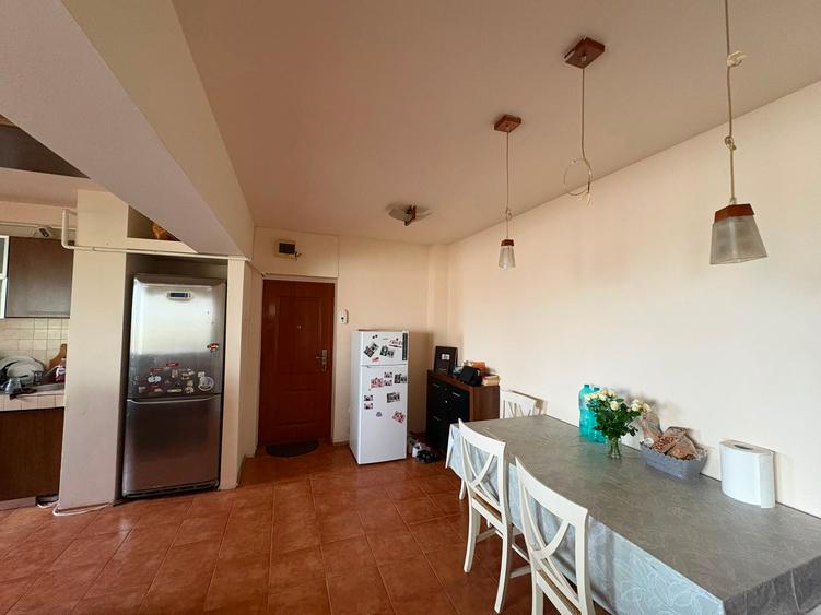 Apartament spațios cu 3 camere | Bulevardul Unirii | Etaj 6 / lift | Centrală p