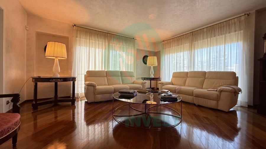 4 camere de lux în Primăverii cu terasă și 2 parcări
