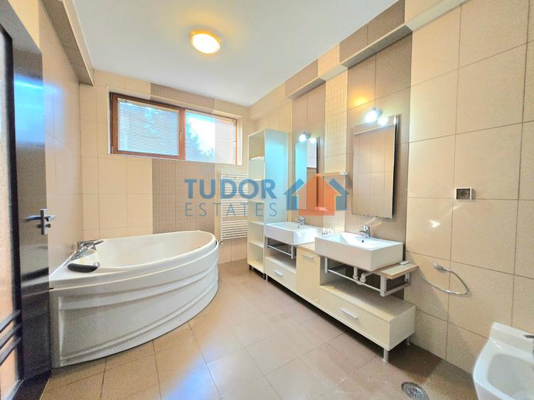 Casa individuala cu arhitectura moderna