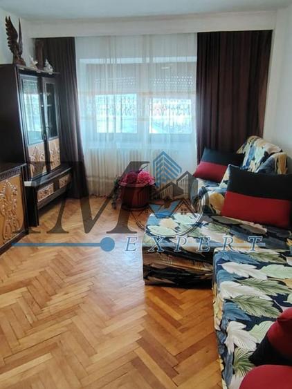 Apartament 3 camere decomandat zona Kaufland Cetate