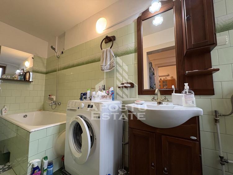 Apartament 2 camere, etaj intermediar, cu garaj in cladire reabilitata