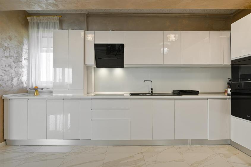 PENTHOUSE DE VÂNZARE – COMPLET MOBILAT SI UTILAT PREMIUM