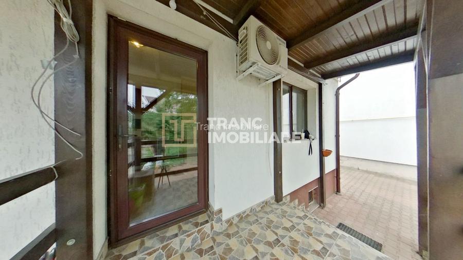 Casa de închiriat în Parneava / Curte spațioasă și confort - 4