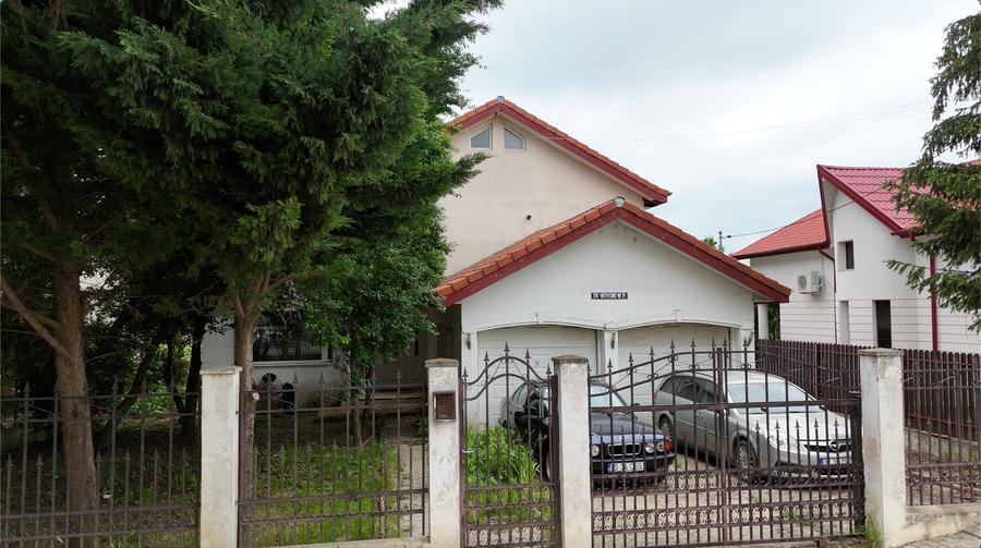 Casa 450mp, teren 665mp Valea Lupului-Mall Moldova, P+E+M, ideala pentru locuit!