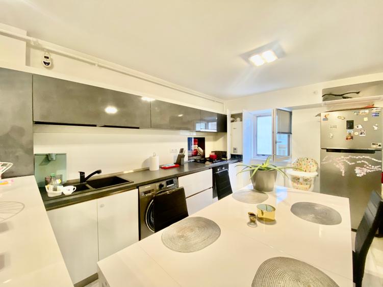 Închiriere apartament modern – 2 camere, Micro 12, Etaj 3