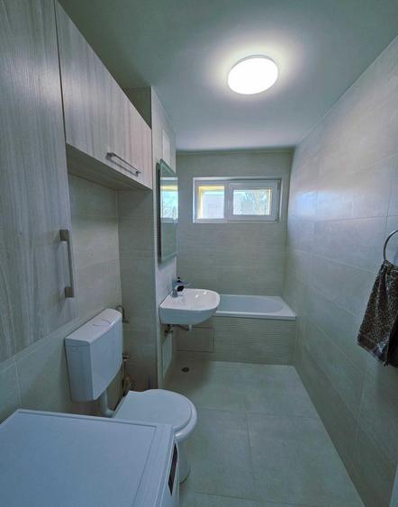 Apartament 4 camere, 77 mp,decomandat, etaj intermediar, parcare, Casa Piratilor