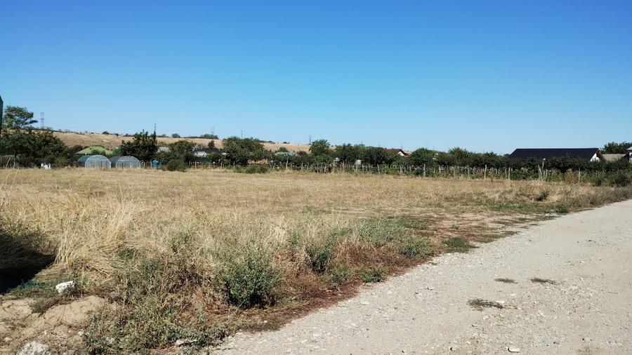 Vindem 4 parcele in centru comunei Brebeni, langa Slatina.