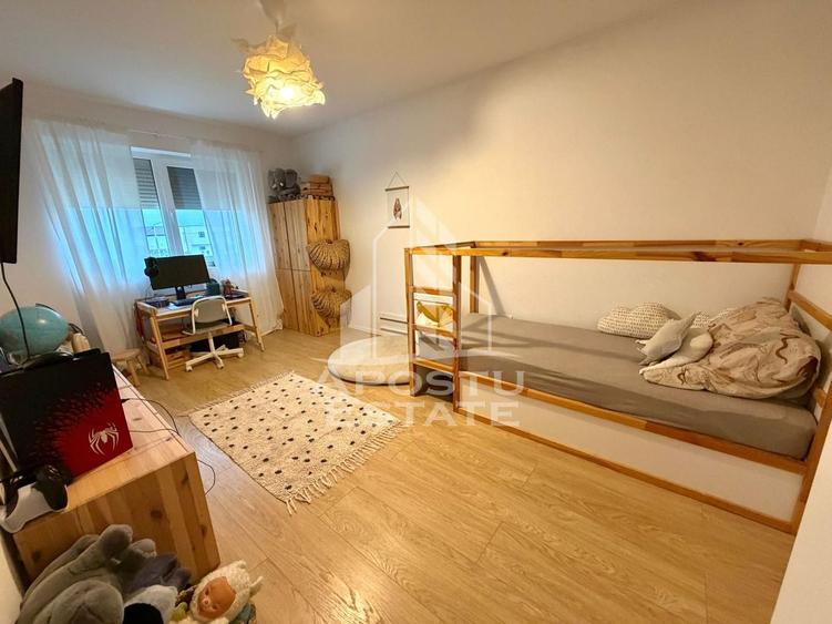Duplex cu 4 camere,de vanzare, 2 bai, garaj, Giroc