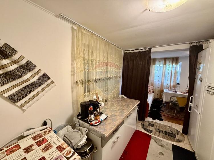 Casă cu teren si demisol In Tifesti