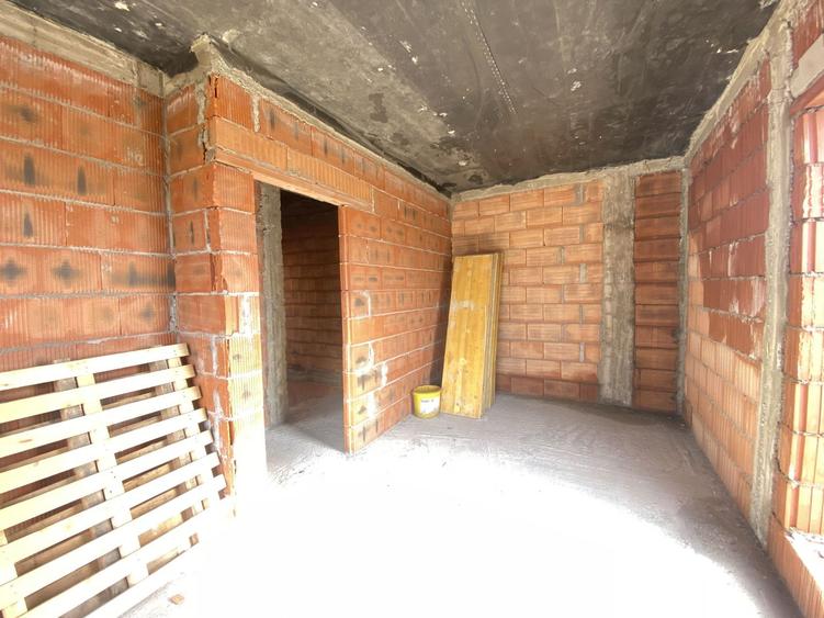 COMISION 0, CASĂ LA ROSU IN SACALAZ, 5 Camere, 107mp Utili, 300mp Teren
