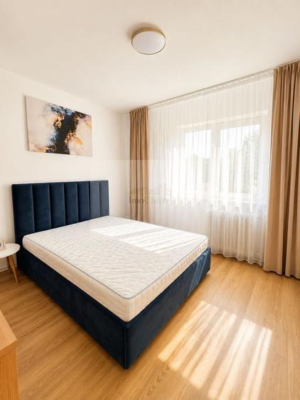 Închiriere apartament decomandat 4 camere - 2 băi-etaj intermediar
