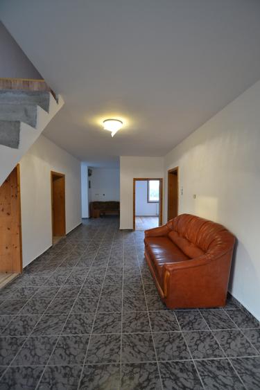 Casa P+E cu 2 intrari, 240 mp, 7 cam,  in Becicherecu Mic, la 15 km de Timisoara