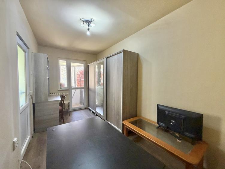 Apartament 2 camere, etaj 4, zona Dambovita