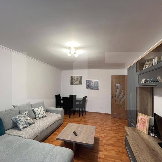 Apartament 4 camere, 79.65mp + balcon, zona Piata Mare