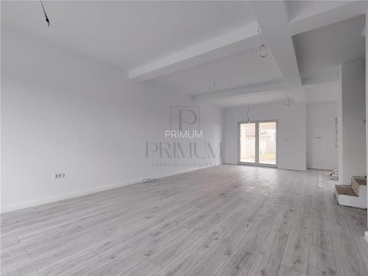 Duplex despartit prin C.T.- teren generos - living mare - 5