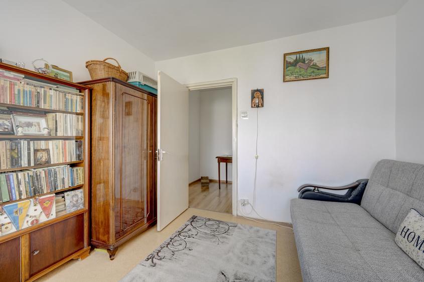 Apartament 3 camere decomandat, Titan, 1 Decembrie