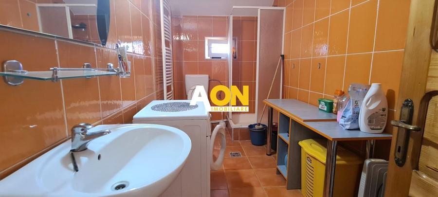 Vila pretabila pensiune + restaurant, 10 camere, 1000MP teren