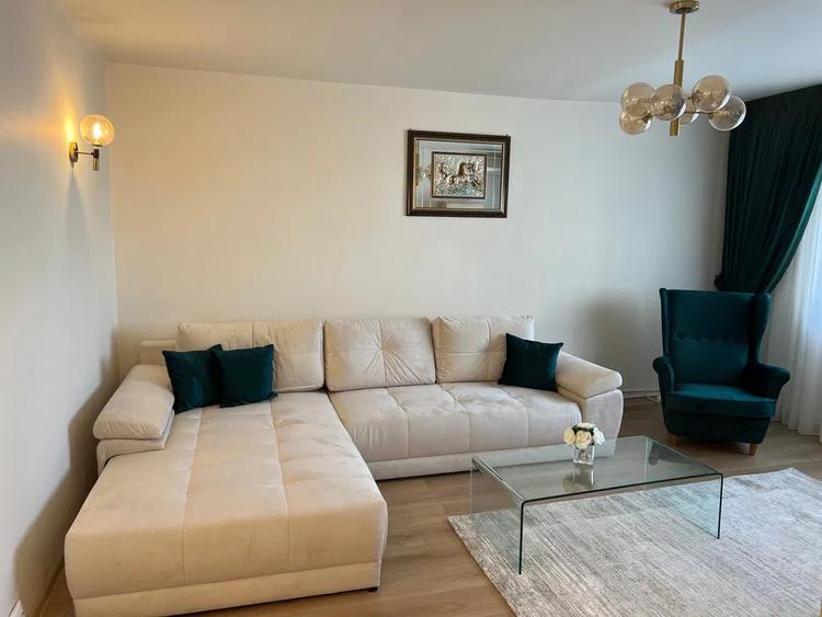 Apartament de 3 camere, 76 mp, centrala, balcon, lângă Mall Vitan