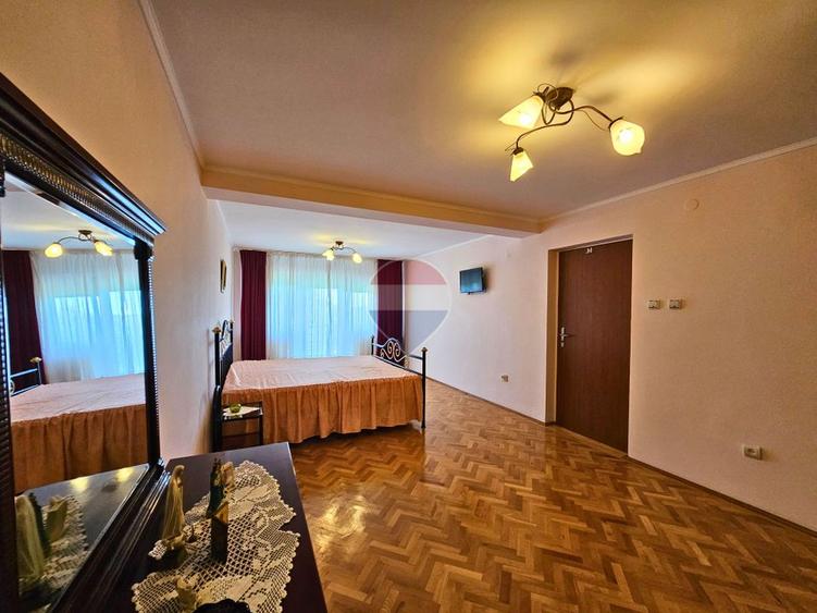 Vila tip duplex Banesti, 341 mp utili, garaj, vedere Caraiman