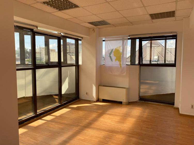 Inchiriere spatiu de birouri 2 camere 86mp Berzei Spitalul Militar Sala Radio