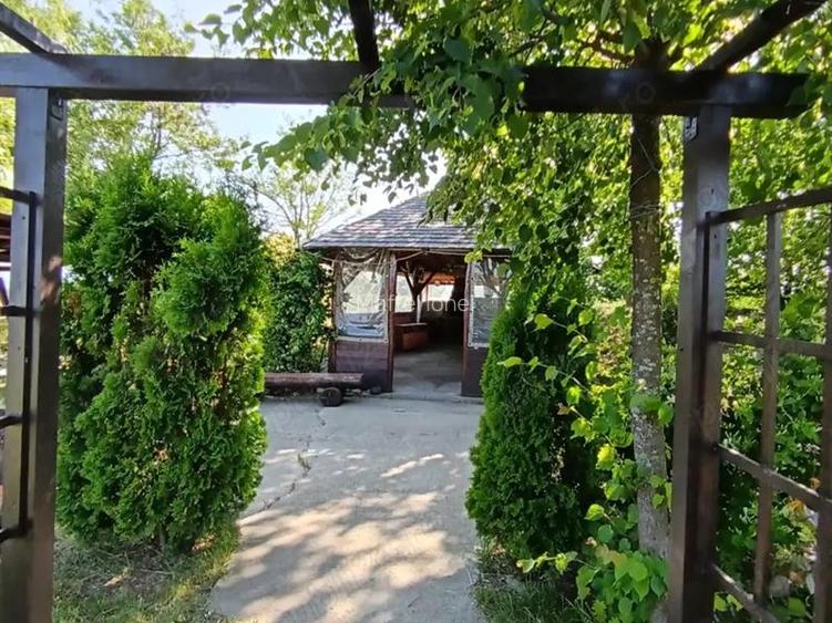De vanzare vilă duplex