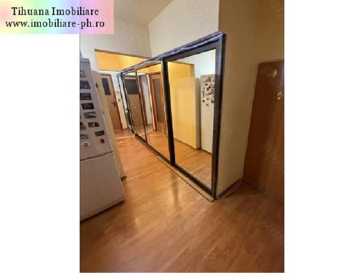 Apartament 3 camere de vanzare : 9 Mai-(Padina)