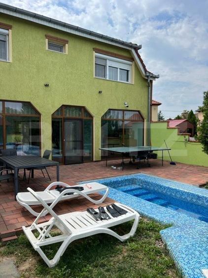 Proprietate de excepție cu casă spațioasă, piscină și teren generos