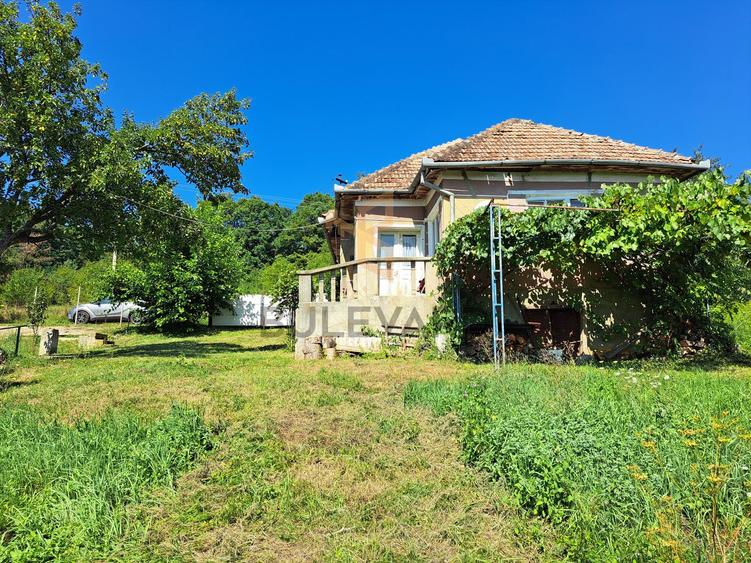 Casa cu teren de 4700 mp in Sat Zimbor, 45 km de Cluj-Napoca