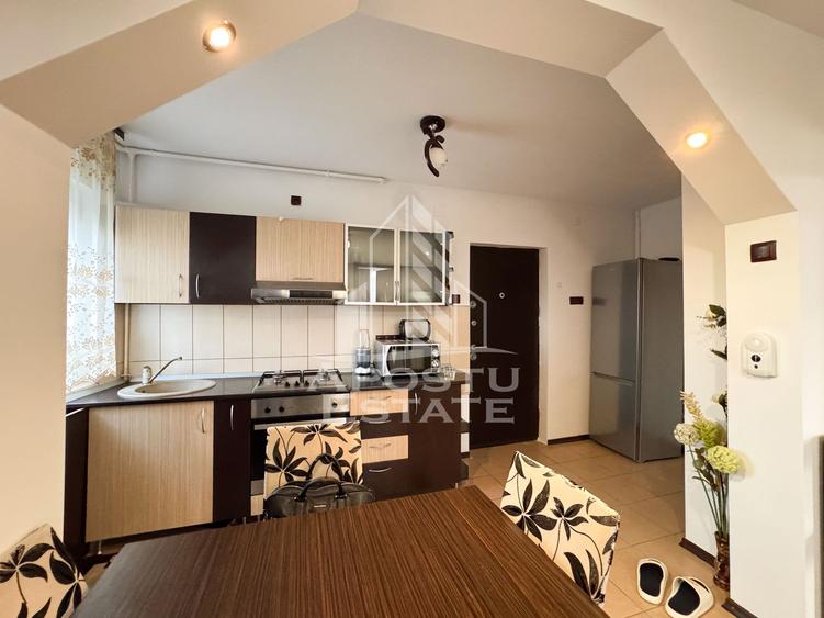 Apartament 2 camere, la cheie, decomandat, panoramica la Cetatea Devei