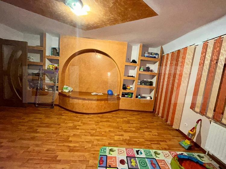 Casa de vanzare , 258 mp utili + 418 teren, zona Closca