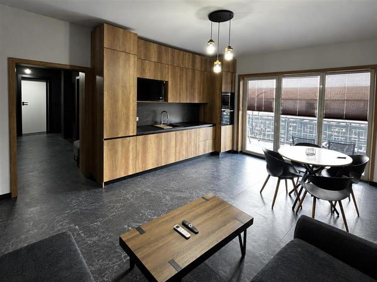 Apartament modern 3 camere cu balcon si loc de parcare zona Ciresica