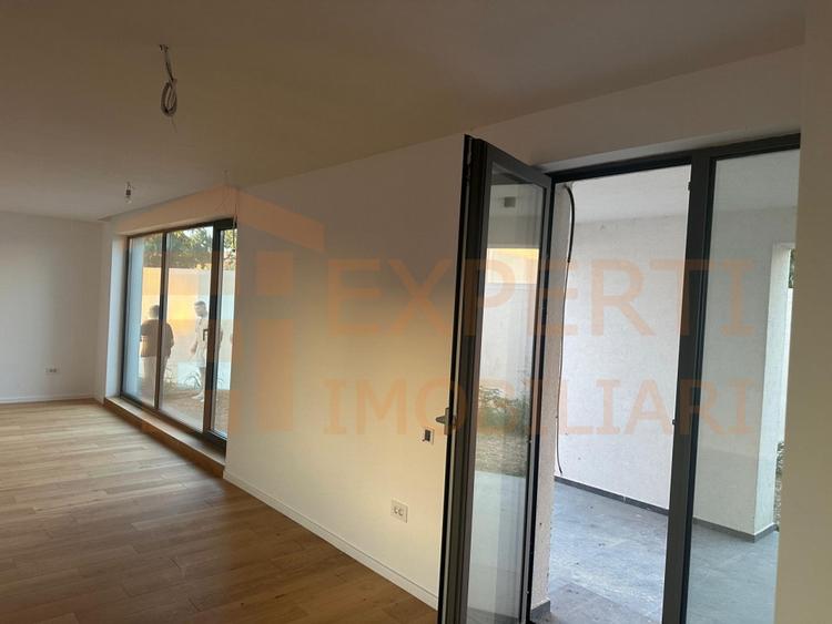 Vilă de vânzare pe malul lacului | in zona Mamaia Nord | 0% Comision