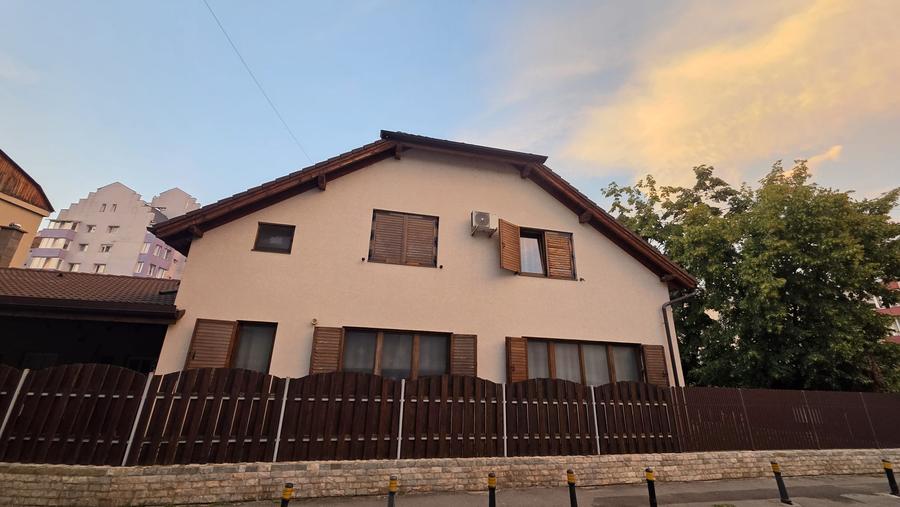 Casa individuala,situata in zona strada Crinilor
