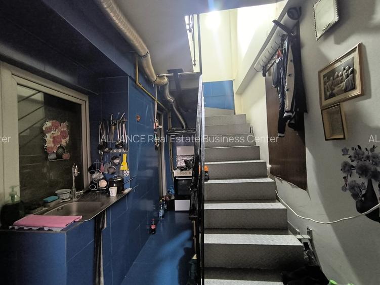 CENTRU - Casa solida cu etaj ,la pret de apartament ! - 2