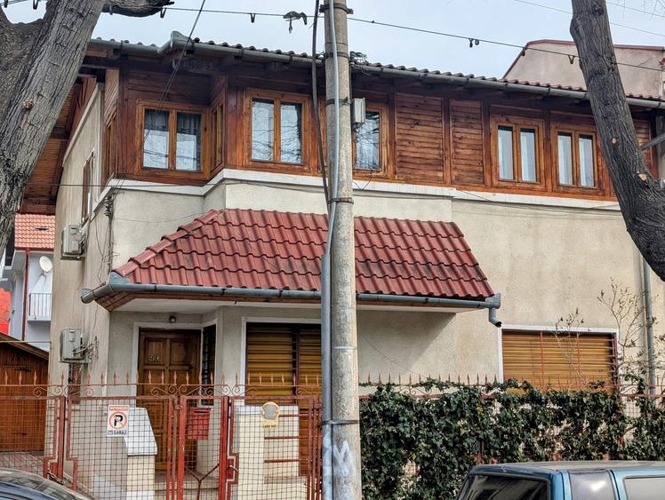Ferdinand,S+P+E,zona protejata de vile,langa parc,strada cu spatiu verde,liniste