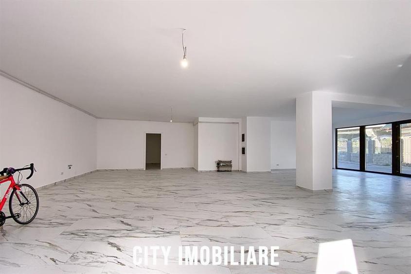 Spatiu Comercial Modern, Parter, 135 mp, 4 Parcari, Bulgaria