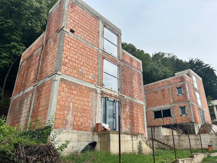 Casa individuala, 103 mp, terasa circulabila, zona Sub Cetate