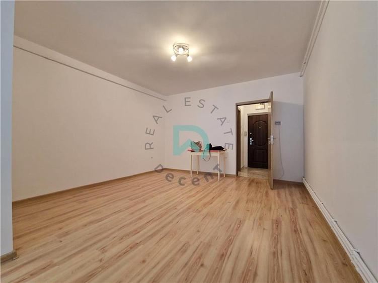 Garsoniera, renovata, Tractorul, Brasov