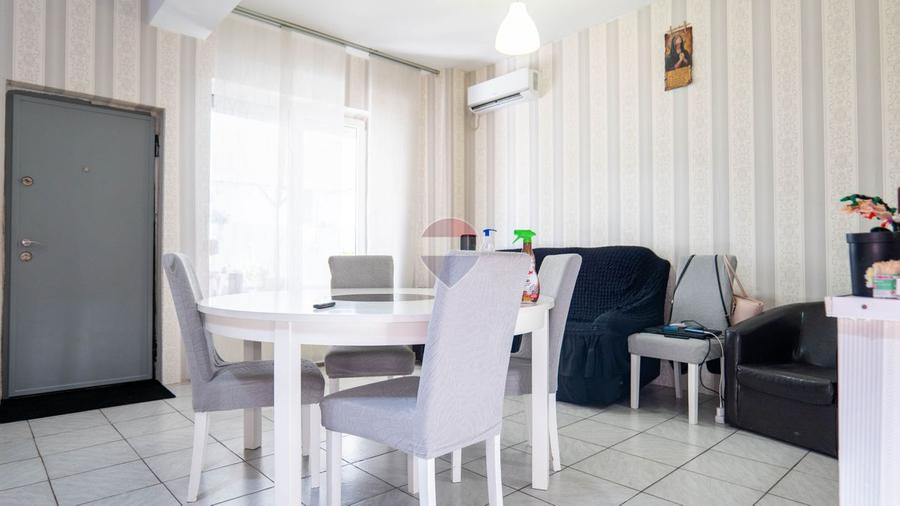 Vanzare vilă cu 2 unitati locative independente in Pantelimon, Central